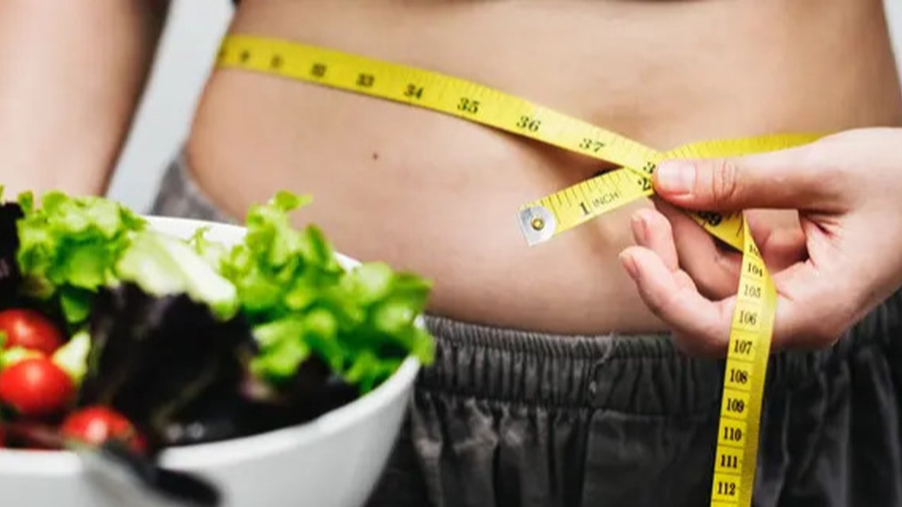 Ilustrasi obesitas, perut buncit. (Photo by Andres Ayrton/Pexels)