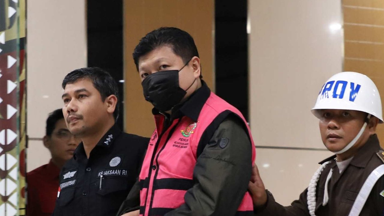 Komisaris Utama PT Sritex Iwan Lukminto resmi ditahan usai menjalani pemeriksaan di Gedung Bundar Jampidsus Kejaksaan Agung (Kejagung), Jakarta, Rabu (21/5/2025).