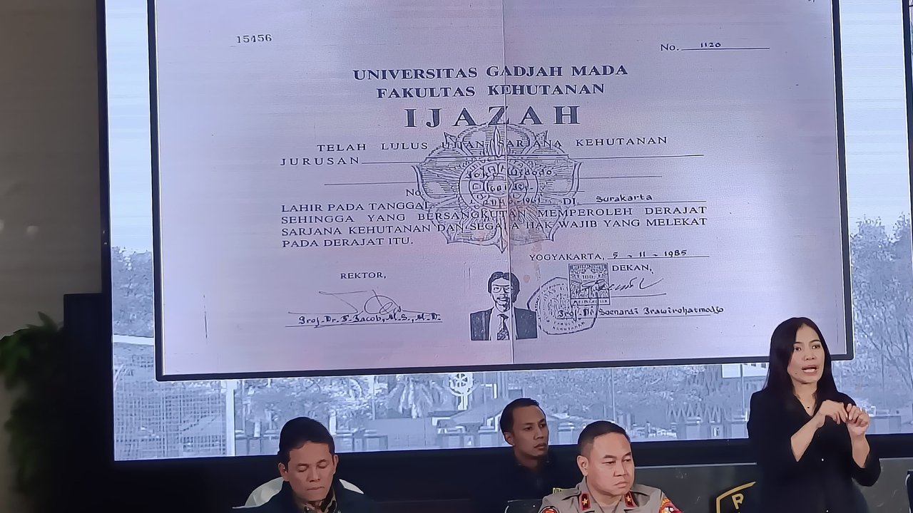 Bareskrim Polri Beberkan Bukti Jokowi Ujian dan Raih Sarjana di UGM