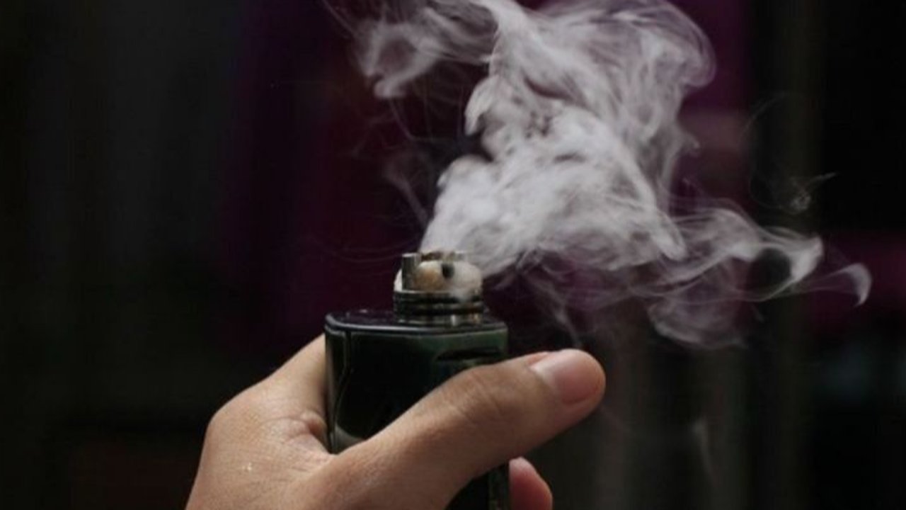 Lembaga masyarakat sipil dan organisasi kesehatan mempertanyakan objektivitas studi tentang vape yang didanai industri tembakau, karena dinilai bias dan mengabaikan dampak jangka panjang bagi kesehatan.