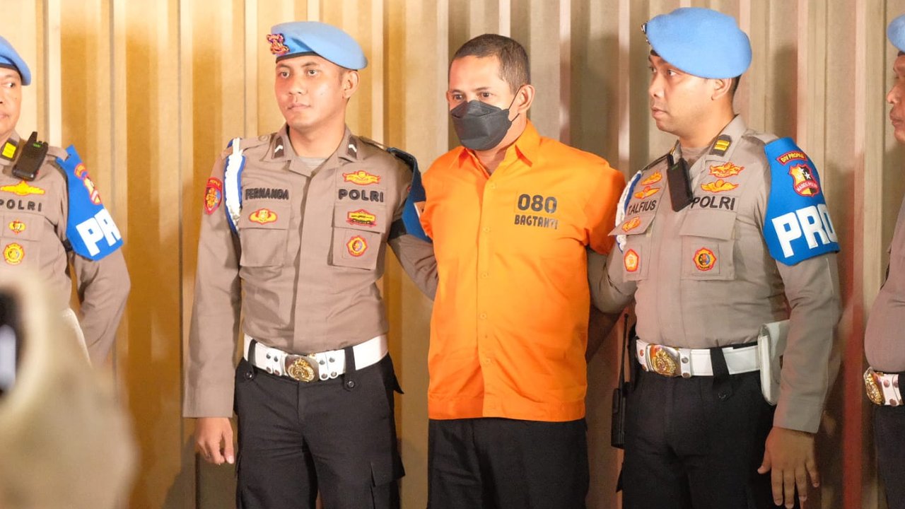 Kapolres Ngada Tersangka