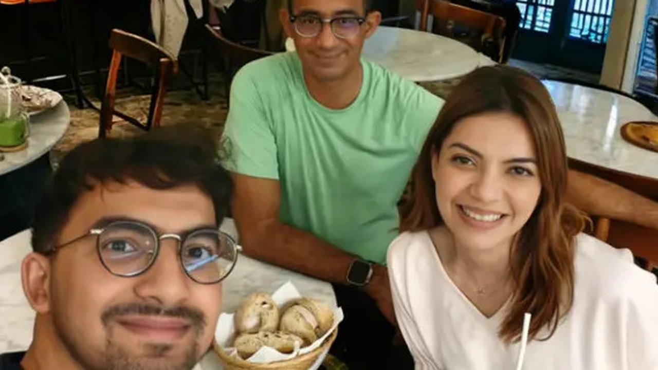 Potret Kenangan Ibrahim Assegaf Suami Najwa Shihab dan Izzat Putra Semata Wayangnya (Foto: Instagram @izzatassegaf)