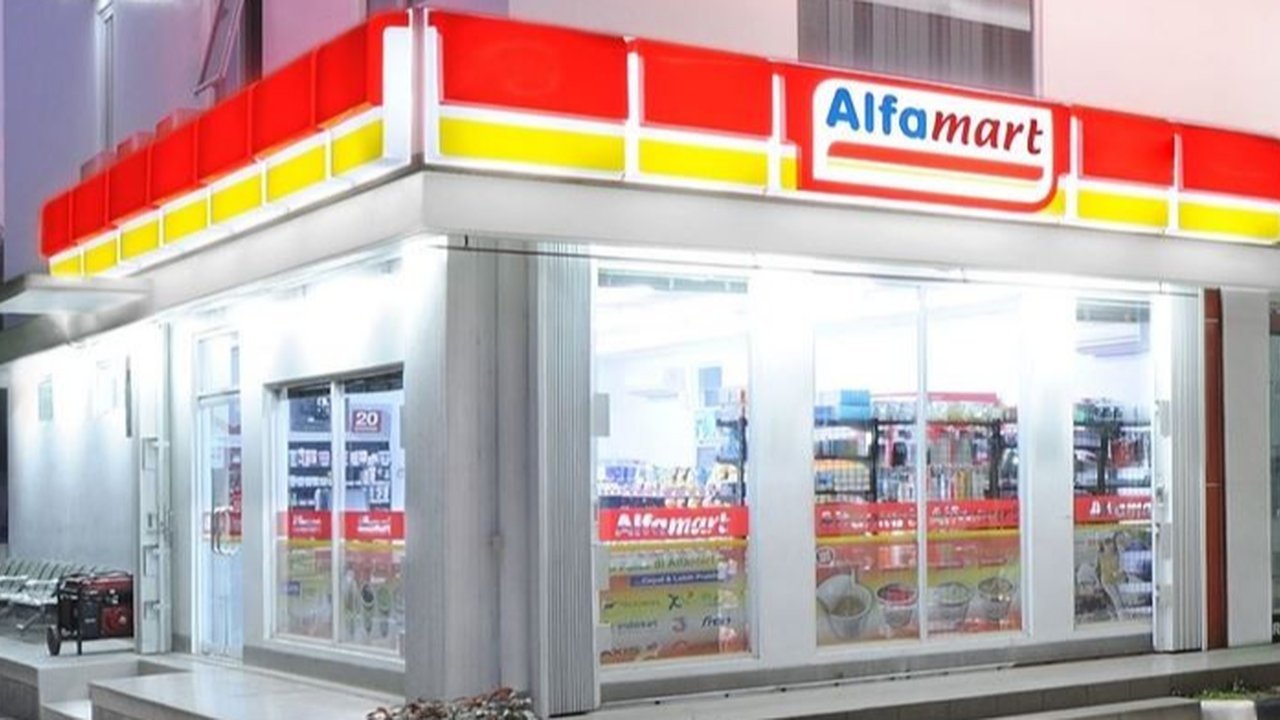 Alfamart Raup Laba Rp25 Triliun di 2024 Meski Tutup Ratusan Gerai