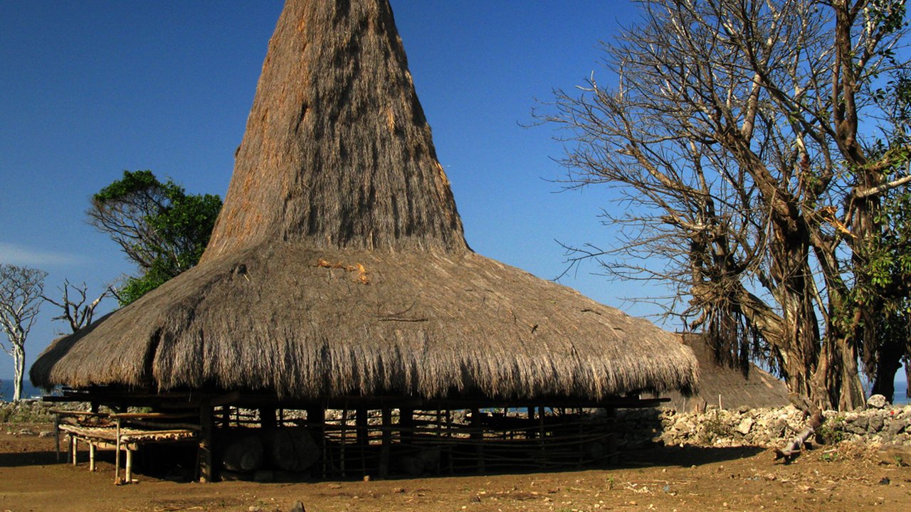 Desa Adat Ratenggaro