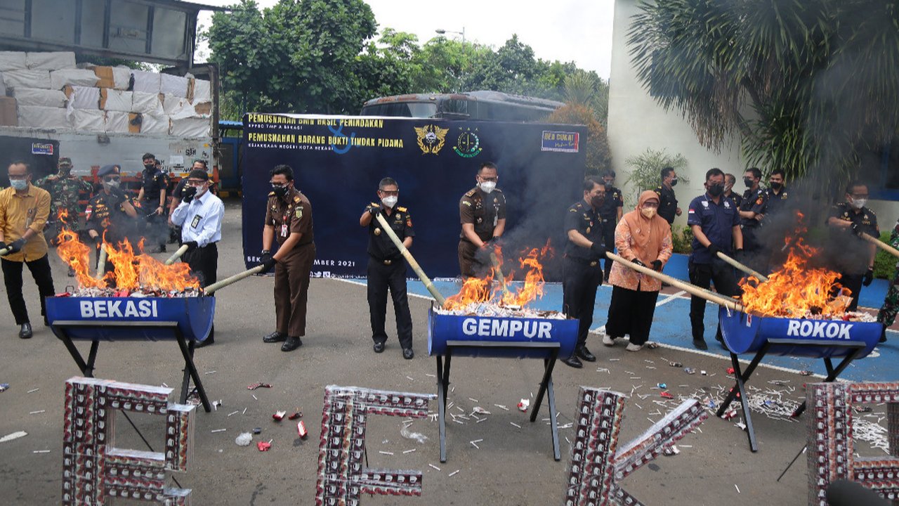 Gebrakan Dirjen Bea Cukai Usai Dilantik: Andalkan Personil TNI Hadapi Serbuan Barang Impor Ilegal