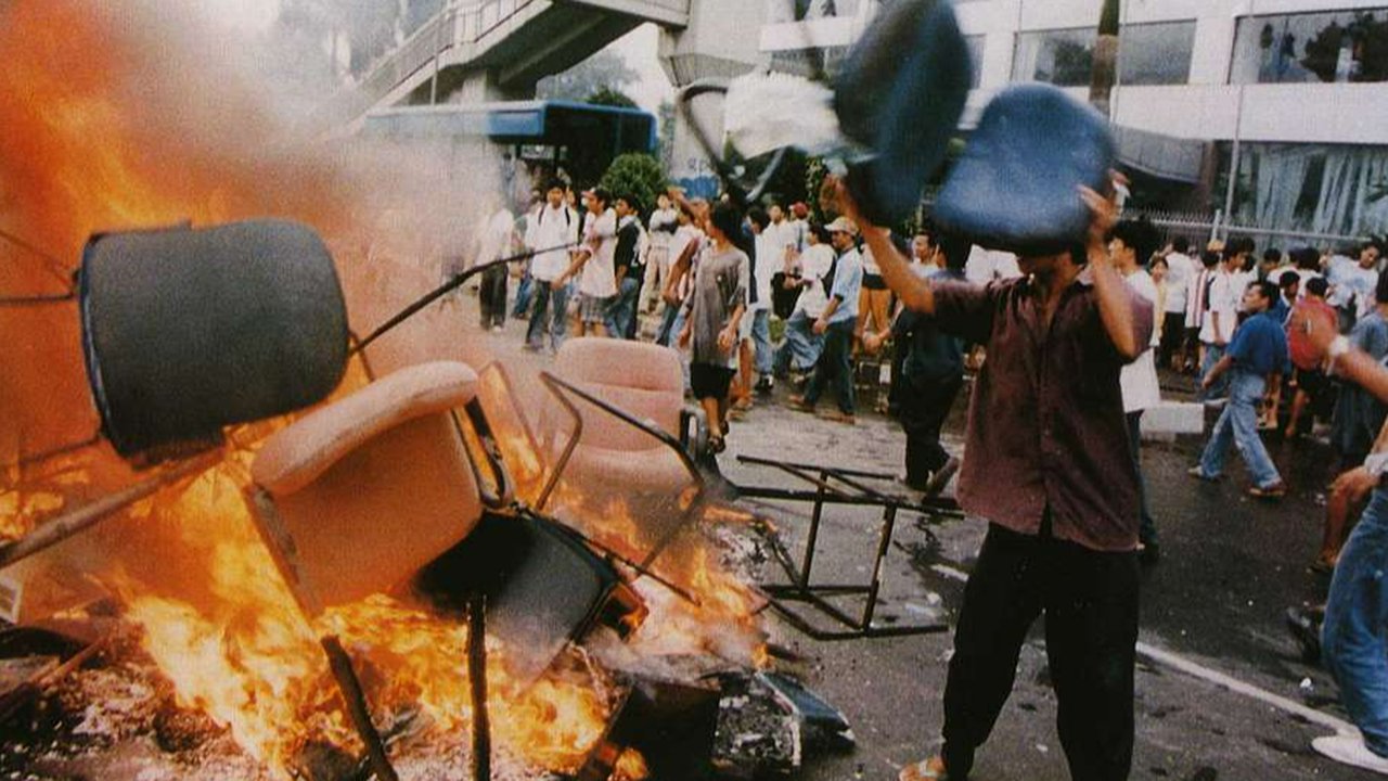 Mengenang Mei 1998: 5 Langkah Pulih dari Luka Batin yang Belum Sembuh