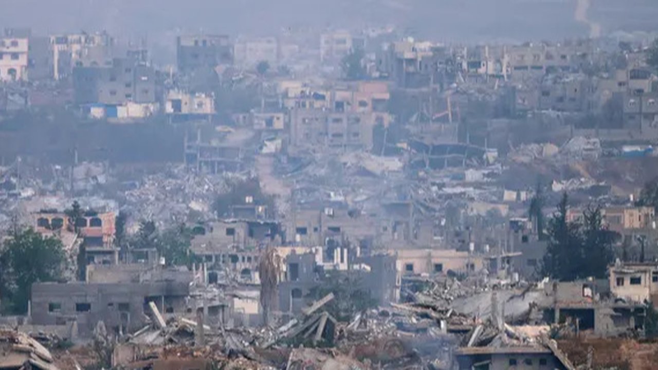 INH menyalurkan bantuan air bersih dan paket sembako untuk ribuan warga Gaza, Palestina. (Foto: INH)