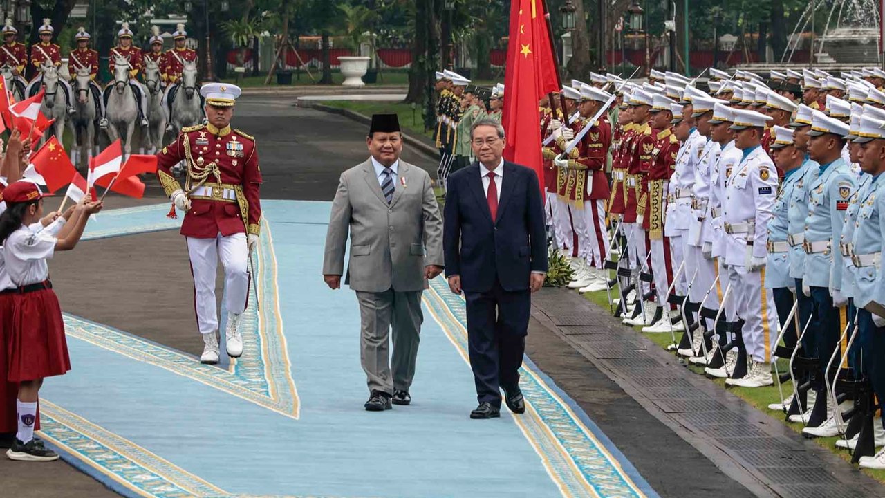 Presiden Prabowo Subianto menerima kunjungan resmi Perdana Menteri (PM) China, Li Qiang di Istana Merdeka Jakarta, Minggu (25/5/2025).