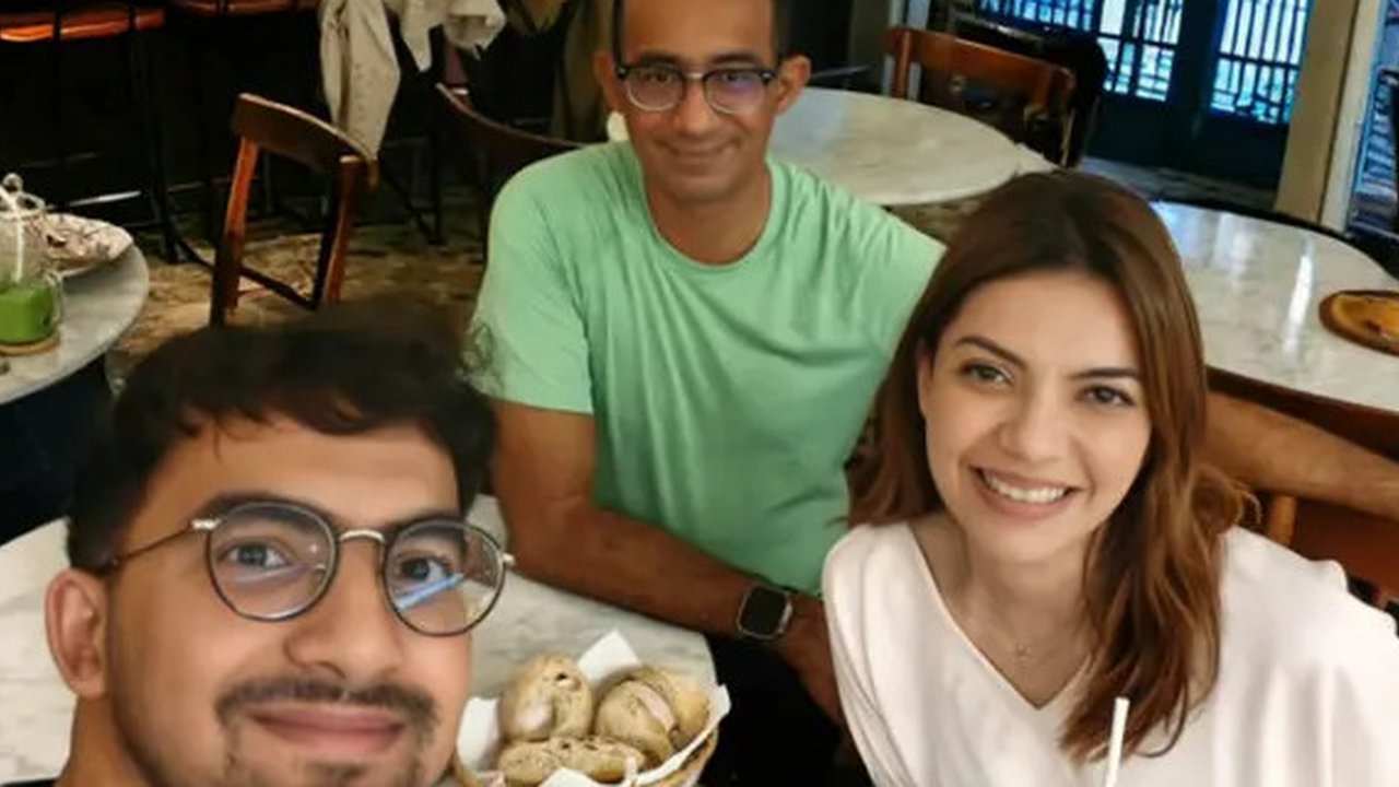 Potret Kenangan Ibrahim Assegaf Suami Najwa Shihab dan Izzat Putra Semata Wayangnya (Foto: Instagram @izzatassegaf)