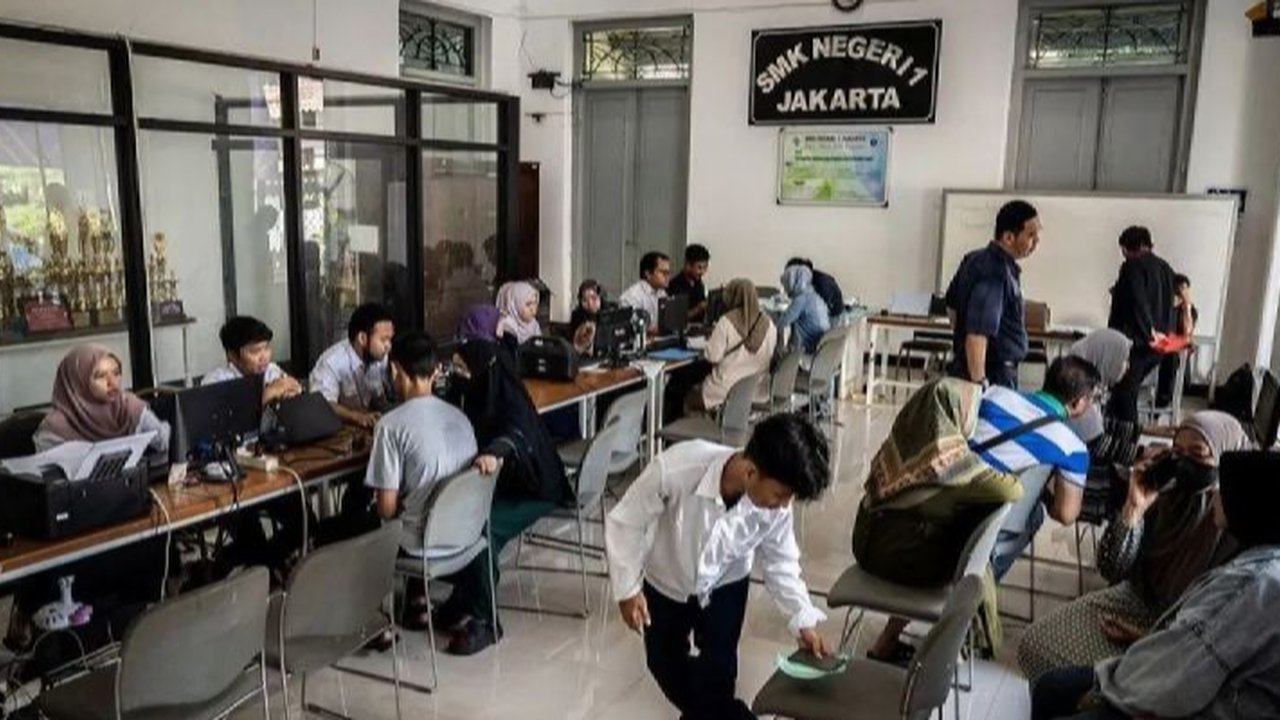 Informasi Penting SPMB Jakarta 2025, Berikut Dokumen Wajib Disiapkan Calon Peserta untuk Mendaftar