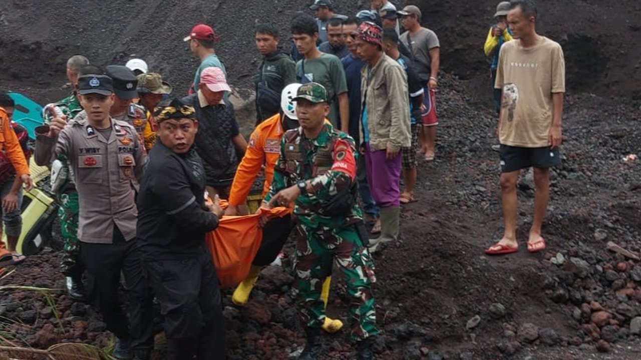 Tragis! Detik-Detik Penambang Gunung Guntur Garut Tewas Tertimbun Pasir Bersama Truk Pengangkut