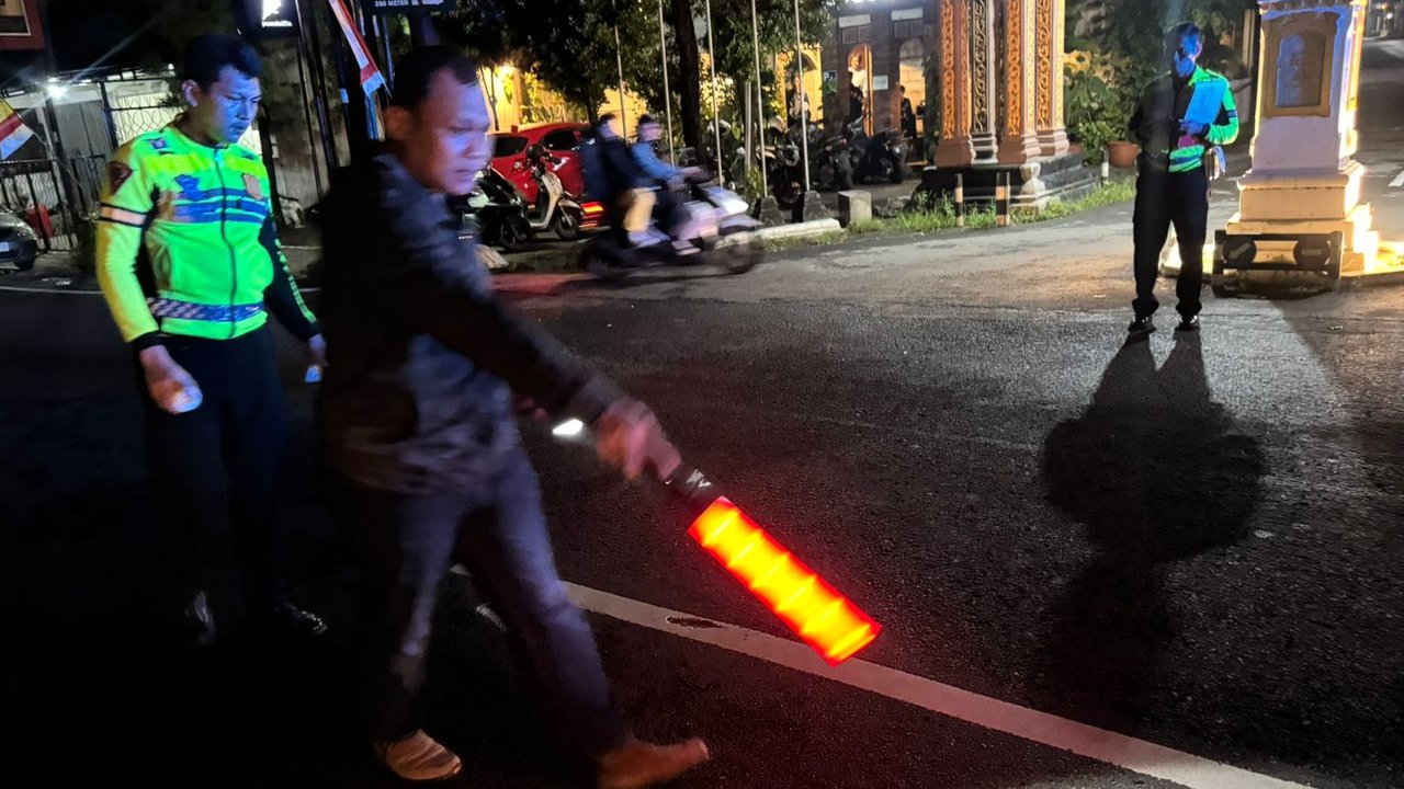 TKP Kecelakaan BMW Tabrak Pengemudi Vario, Sopir Mobil dan Motor Mahasiswa UGM