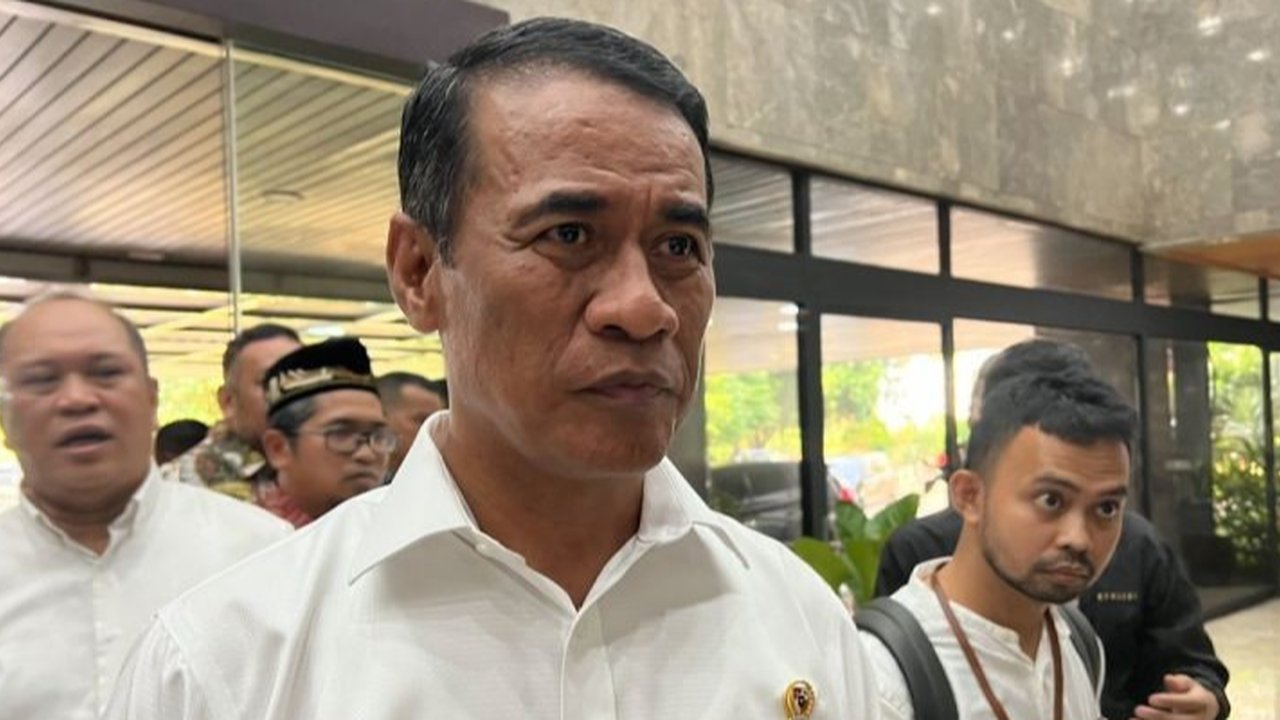 Mentan Andi Amran Sulaiman umumkan stok beras nasional capai 3,8 juta ton, Indonesia makin dekat dengan swasembada beras berkelanjutan.