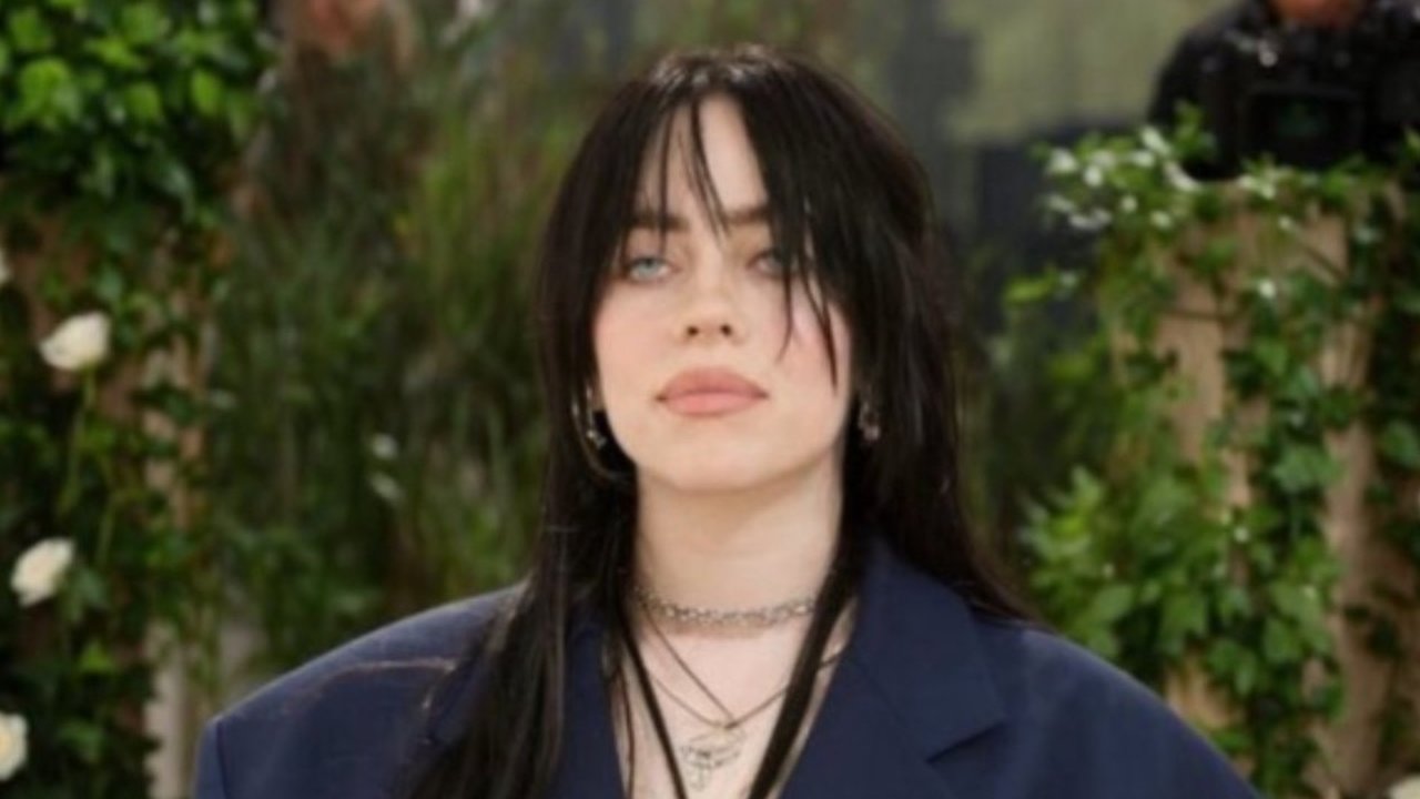 Billie Eilish Borong 7 Piala di American Music Awards 2025, Sabet Gelar Artis Terbaik!