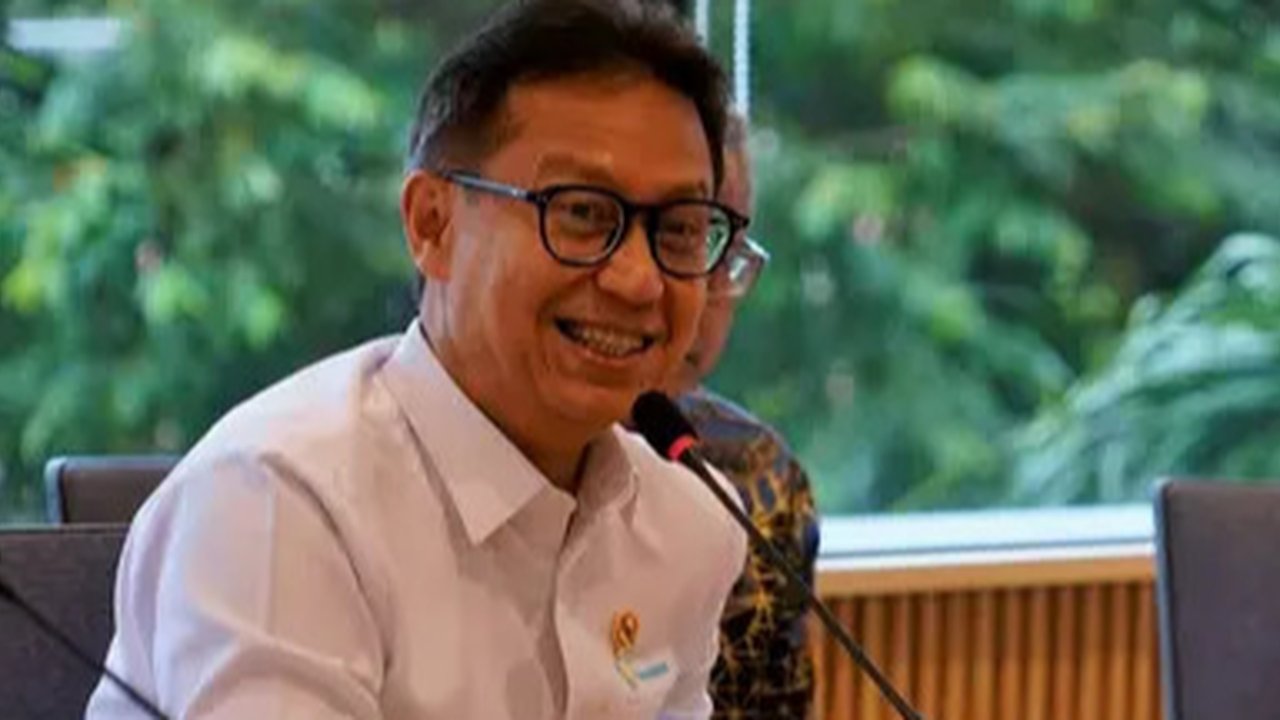 Menteri Kesehatan Budi Gunadi Sadikin mengungkapkan kadar kolesterol LDL ideal di bawah 100 mg/dL. Rutin pemeriksaan kesehatan penting untuk deteksi dini penyakit dan meraih harapan hidup 74