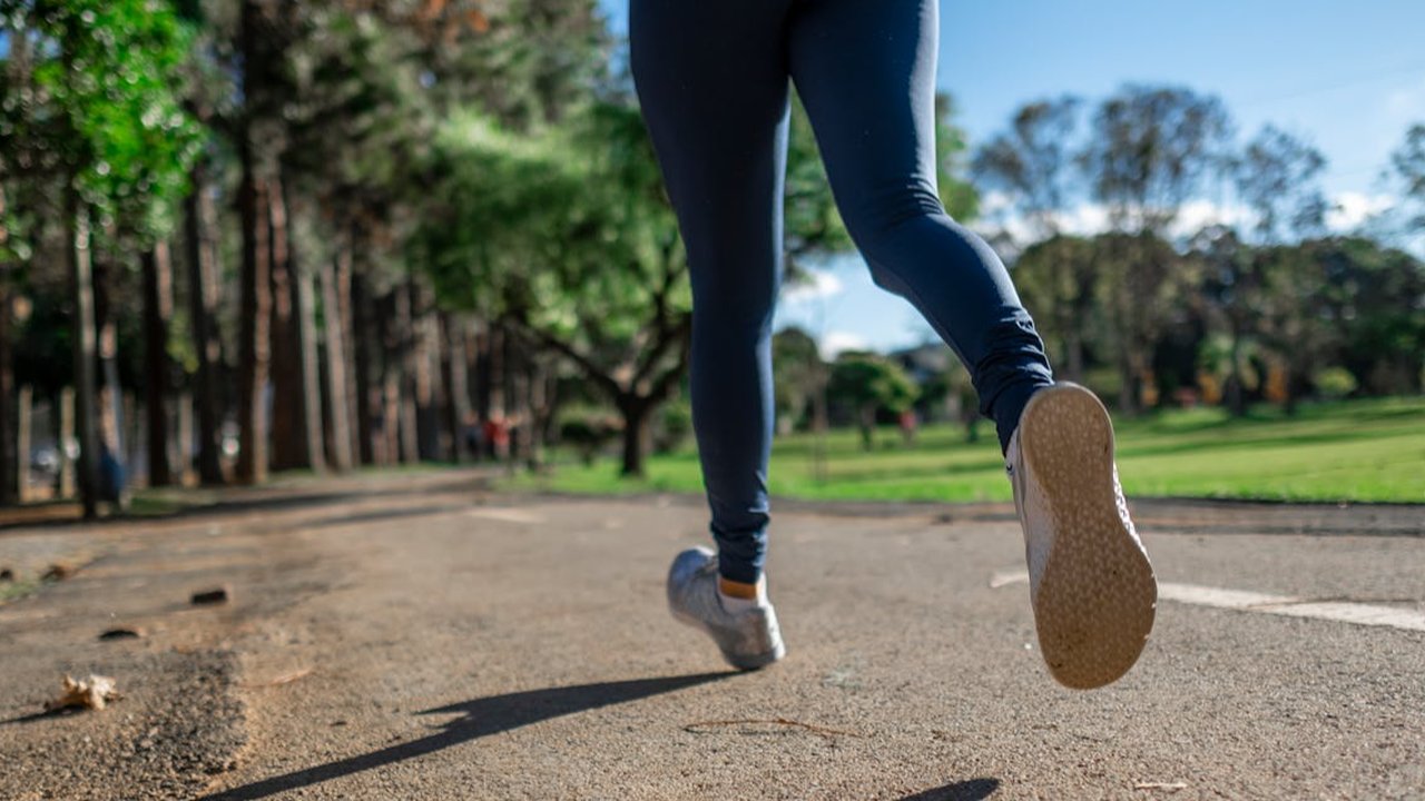 Ilustrasi Jalan Kaki Ringan