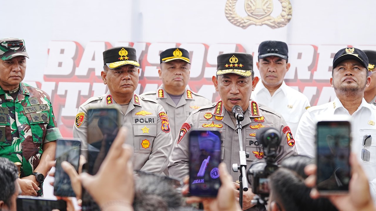 Muka Tegang Bripda saat Kapolri Tiba-Tiba Datang ke Kantornya