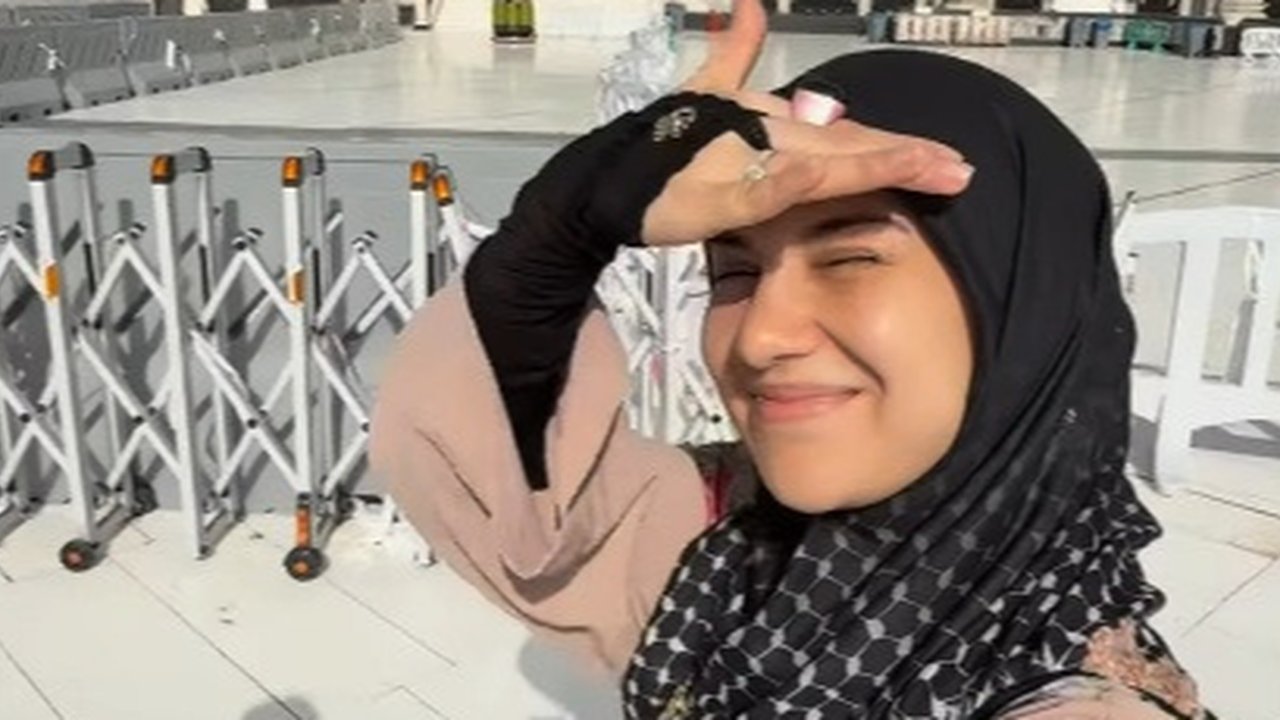 Berangkat Haji, Potret Irish Bella Sudah Berada di Tanah Suci - Didoakan Lancar dan Mabrur