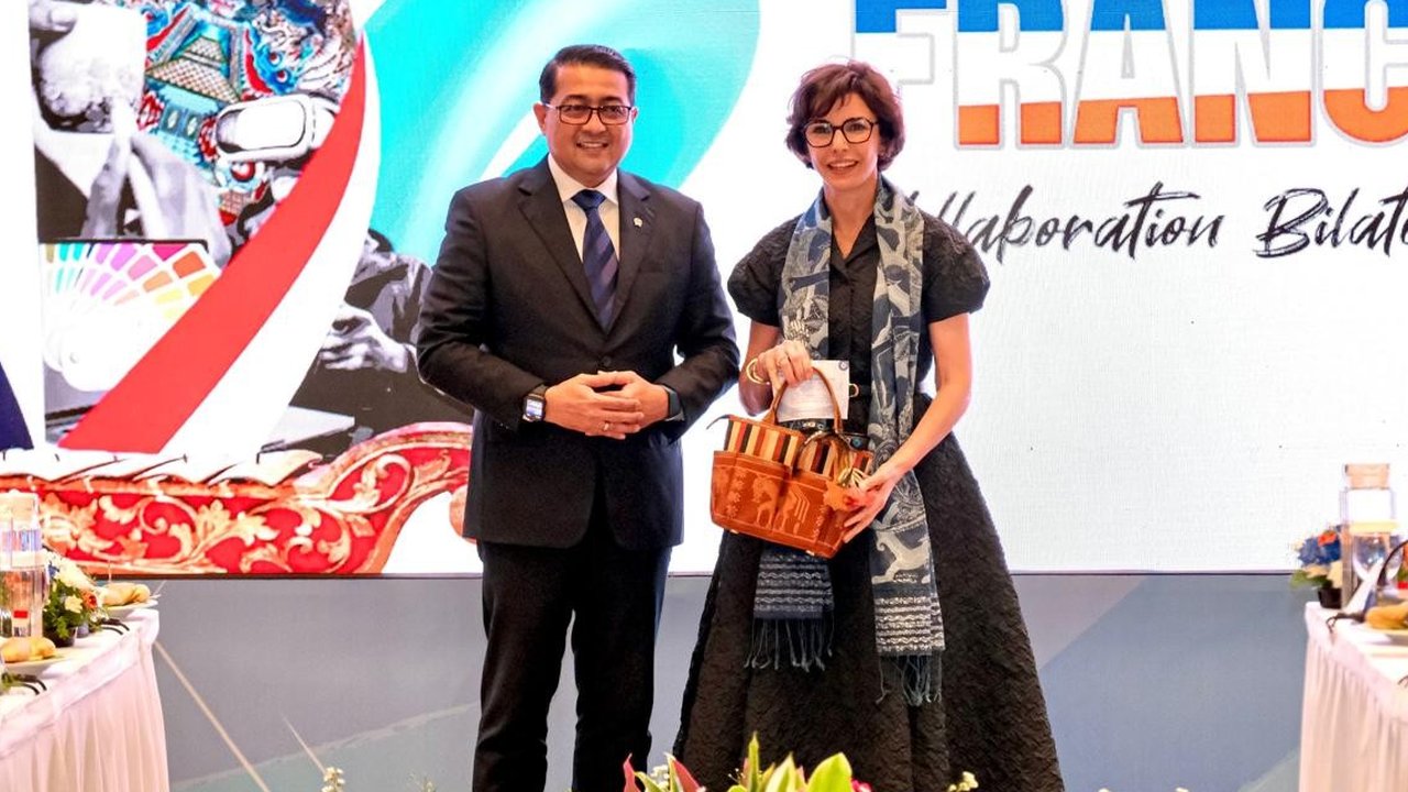 Menteri Ekonomi Kreatif (Menekraf), Teuku Riefky Harsya, menerima kunjungan Menteri Kebudayaan Prancis, Rachida Dati