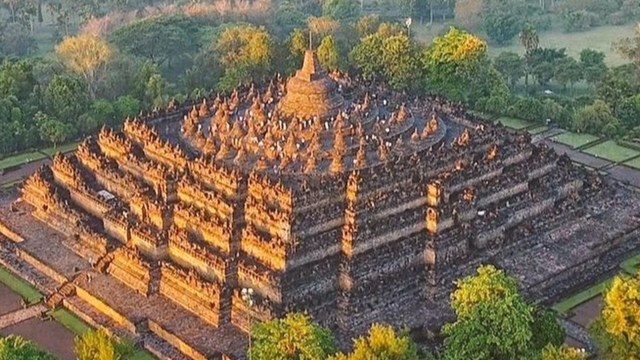 Stair Lift di Candi Borobudur Bakal Dibuat Permanen