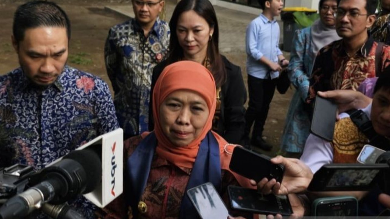 Khofifah Soroti PP Kesehatan soal Tembakau, Khawatir Ganggu Ekonomi Daerah