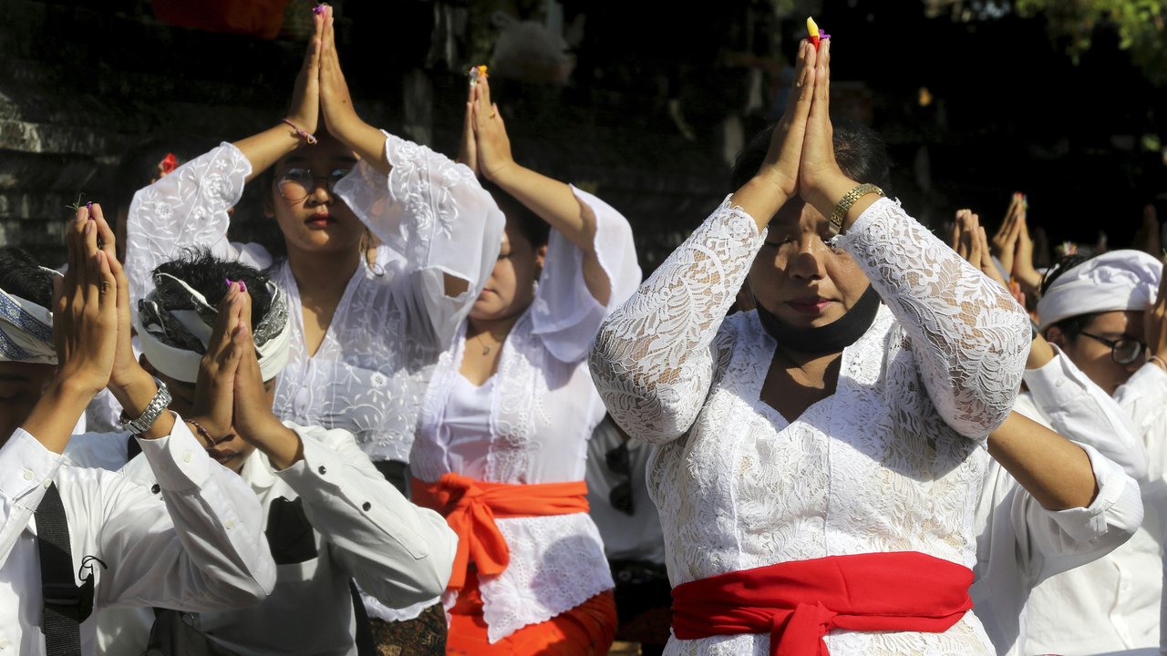 Mengenal Tradisi Hari Raya Kuningan Umat Hindu, Ketahui Makna dan Rangkaiannya Berikut Ini