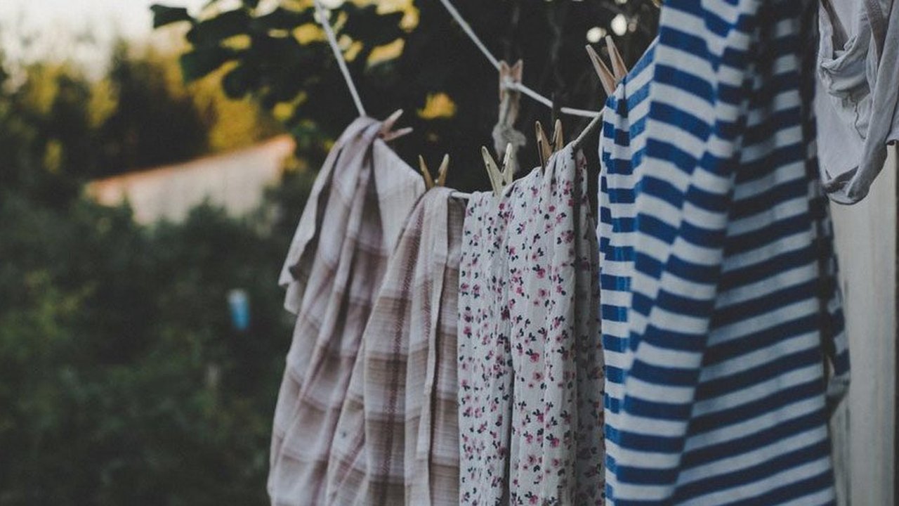 Ilustrasi Mencuci Baju