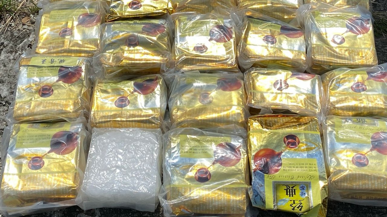 Polisi Gagalkan Penyelundupan 50 Kg Sabu di Balikpapan, Disembunyikan dalam Kemasan Teh