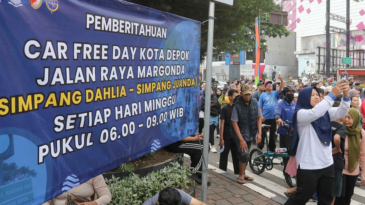 Suasana car free day di kawasan Margonda Raya, Depok, Jawa Barat, Minggu (04/05/2025).