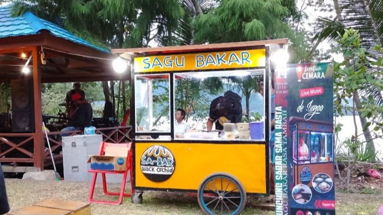 Pemerintah Kabupaten Jayapura meluncurkan 'Sagu Bakar Rasa Tambah (SAGU RASTA)', sebuah gerobak sagu bakar yang diinisiasi anak muda Papua untuk meningkatkan perekonomian lokal dan mempromosikan kuliner Papua.