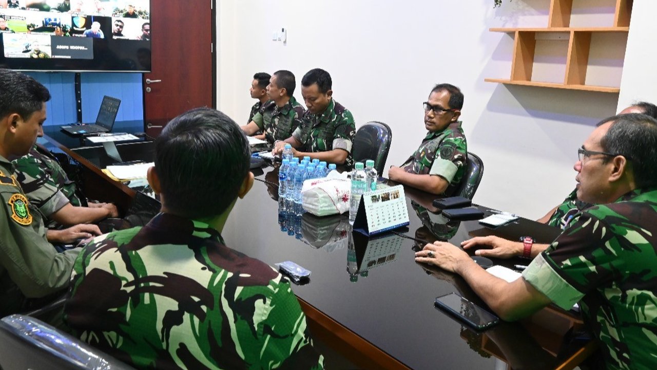 Koopsudnas Gelar Safety Meeting Crew Helikopter