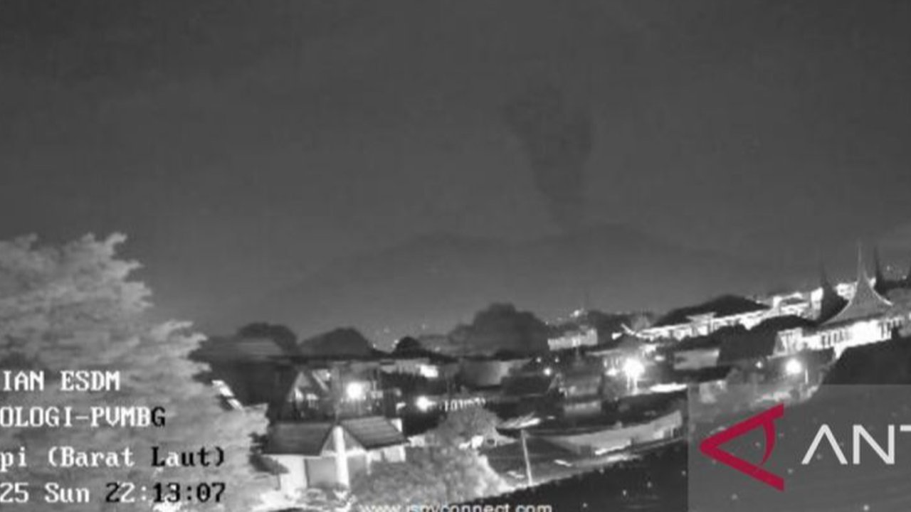 Warga Agam Sumbar Panik dengar Dentuman Keras & Kencangnya Getaran, Mengira Gempa Ternyata Gunung Marapi Erupsi