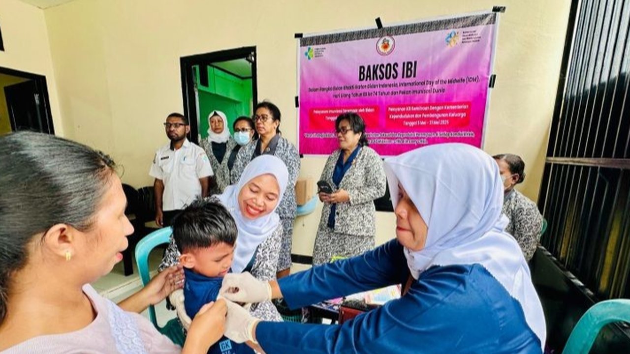 Syarat Berkarir Sebagai Bidan di Inggris dengan Gaji Ratusan Juta Rupiah