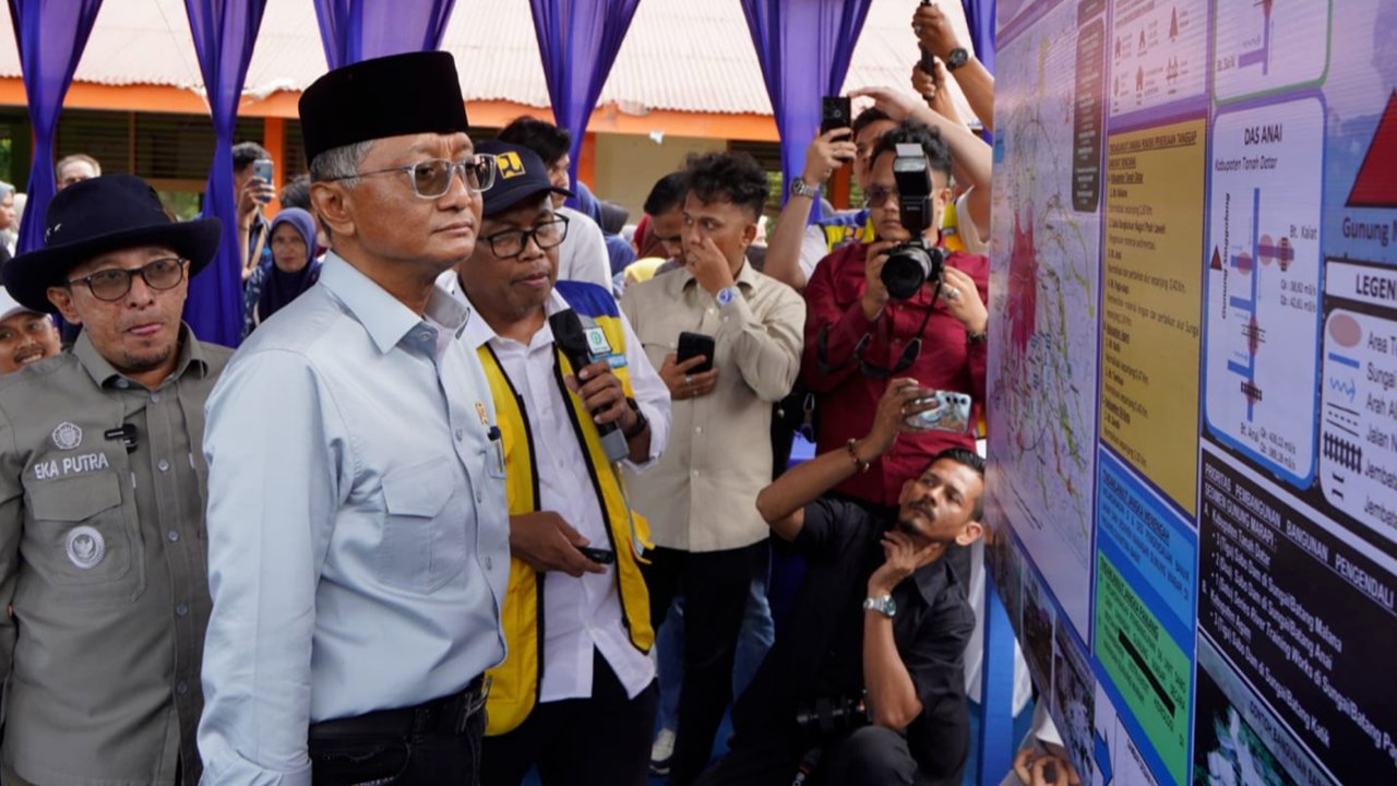 Menteri Pekerjaan Umum Dody Hanggodo meninjau lokasi rencana pembangunan Sabo Dam