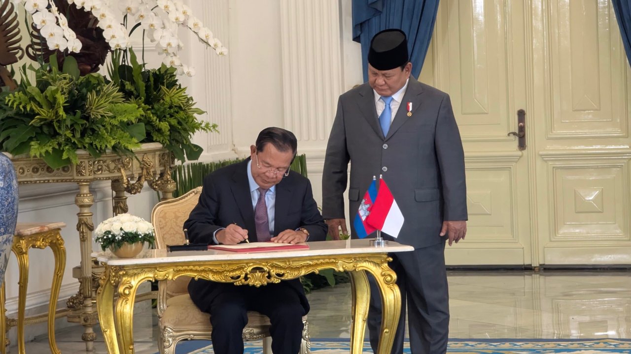 Dikawal Pasukan Berkuda, Prabowo Sambut Presiden Senat Kamboja di Istana