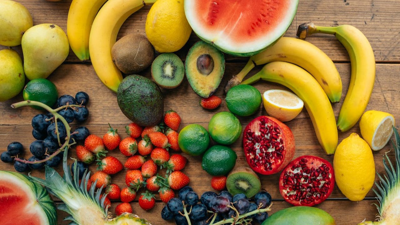 Ilustrasi Buah-Buahan untuk Diet