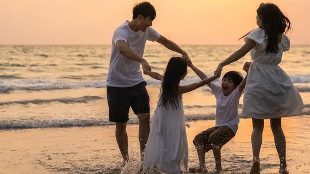 Hasil Studi Ini Sebut Orang Indonesia Paling Bahagia di Dunia