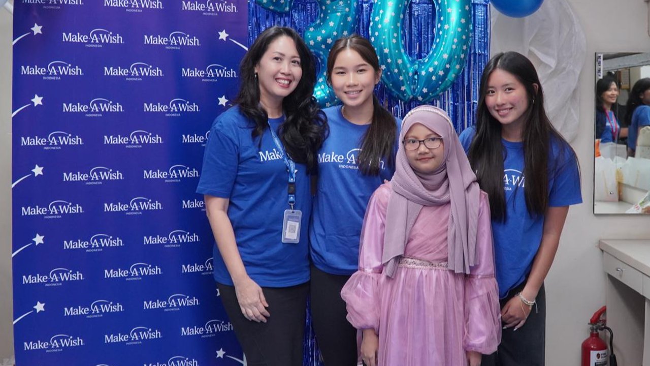 CEO Make-A-Wish Indonesia, Imelda Tanoyo bersama Chelsea Purnama, Joelle Wiyono, dan Almira.