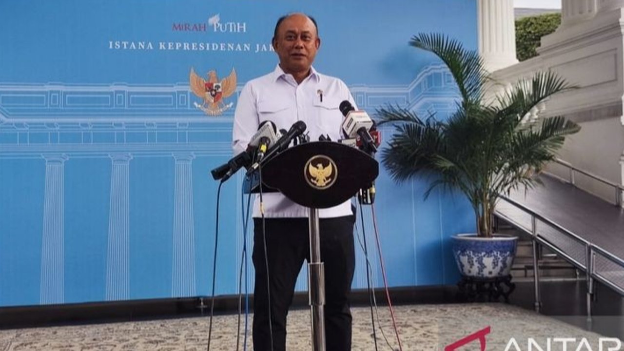 Kepala BGN, Dadan Hindayana, melaporkan kasus keracunan massal 40 siswa SDN Dukuh 03 Sukoharjo akibat program Makan Bergizi Gratis (MBG) kepada Presiden Prabowo Subianto di Istana Kepresidenan.