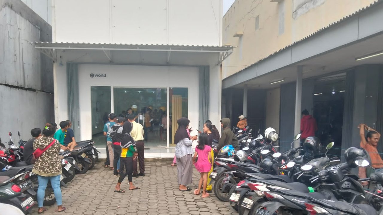 Kondisi Terbaru Ruko Worldcoin WorldID di Depok, Scan Retina Dibayar Uang