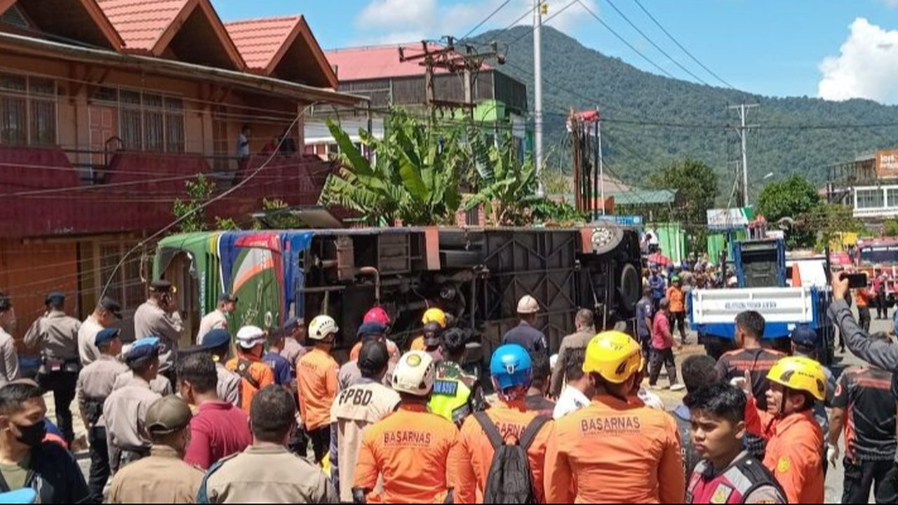 Dari kecelakaan maut bus ALS di Padang Panjang yang menewaskan 12 orang hingga operasi besar Polri memberantas premanisme, berbagai peristiwa hukum terjadi di Indonesia pada Selasa (6/5).