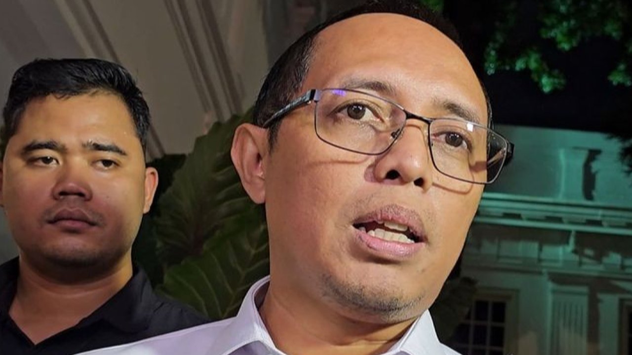 Hasan Nasbi kembali menjabat Kepala Kantor Komunikasi Kepresidenan (PCO) setelah sebelumnya mengundurkan diri, didorong loyalitasnya pada Presiden Prabowo Subianto dan dukungan dari Mensesneg dan Seskab.