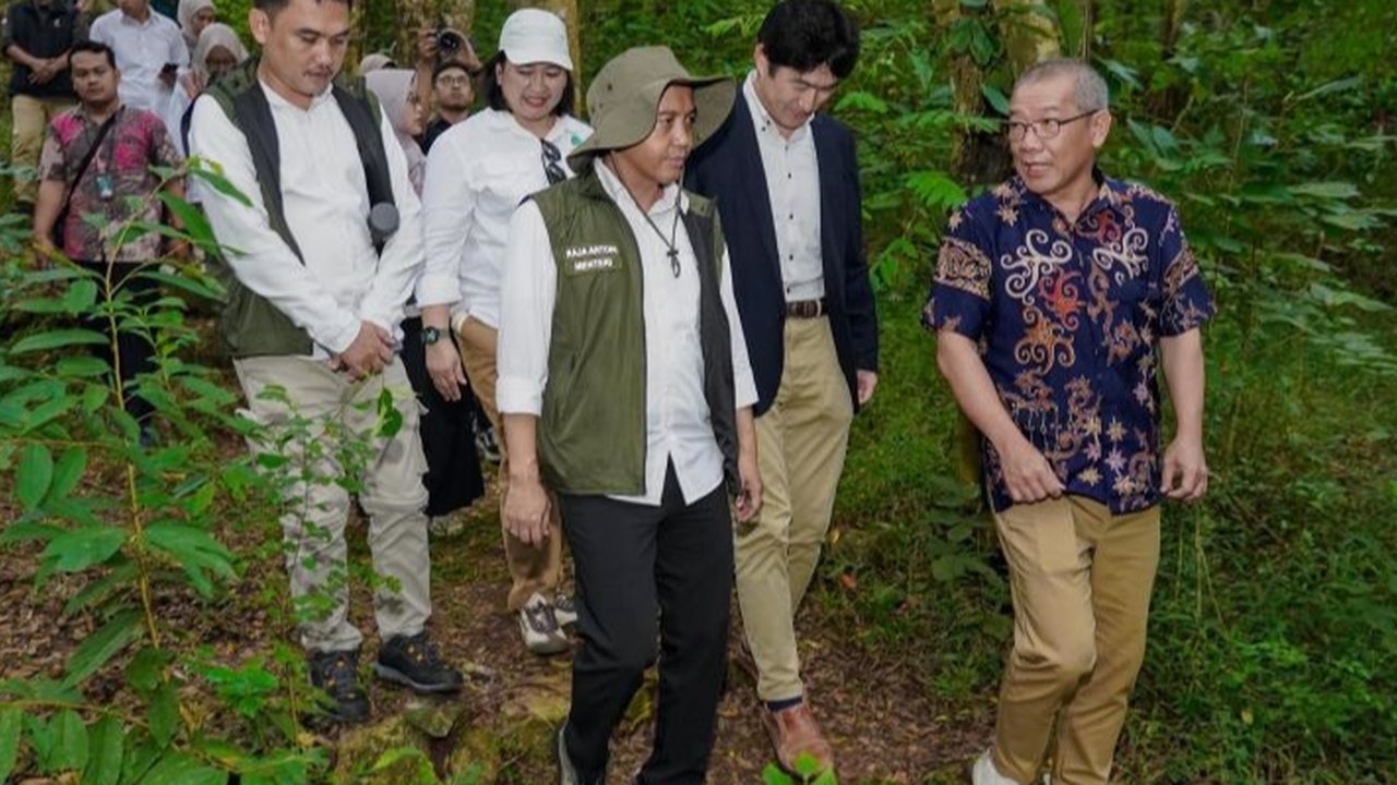 Menteri Kehutanan mendorong replikasi model rehabilitasi Suaka Margasatwa Paliyan yang melibatkan masyarakat dan berhasil memulihkan keanekaragaman hayati.