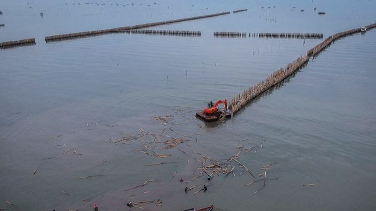 Nelayan Masih Terhalang Pagar Laut, KKP Janjikan Aturan Tata Ruang Laut