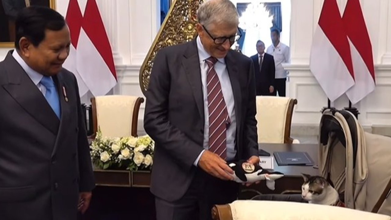 Bobby Kertanegara dapat hadiah dari Bill Gates