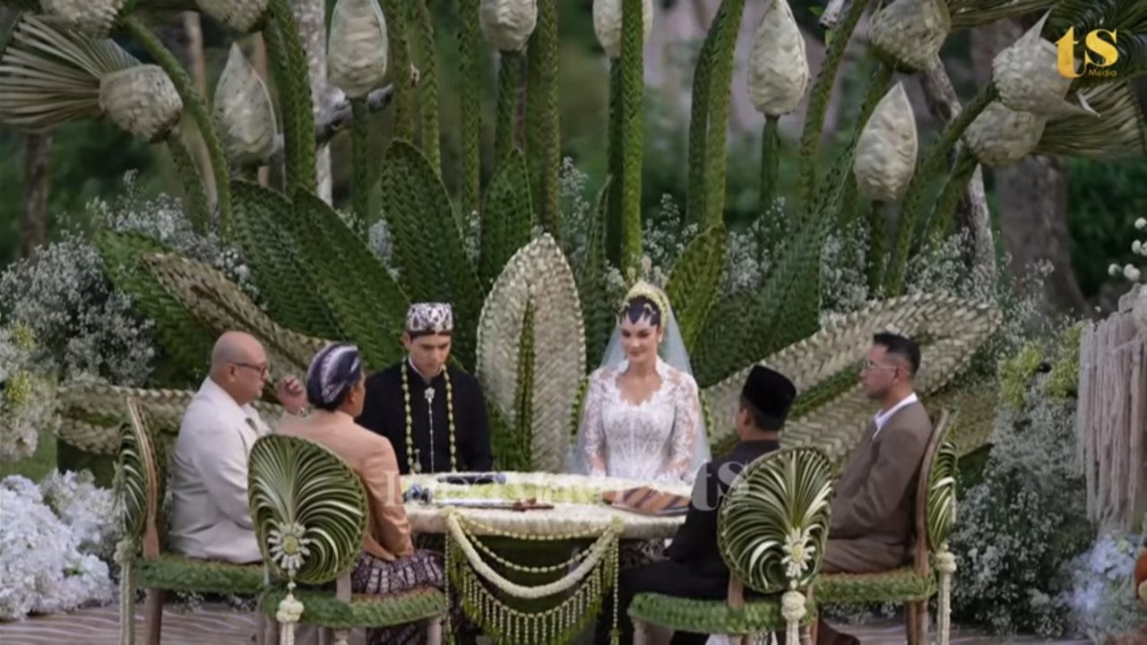 Potret Akad Nikah Luna Maya & Maxime Bouttier di Bali, Raffi Ahmad dan Irwan Mussry jadi Saksi Nikah