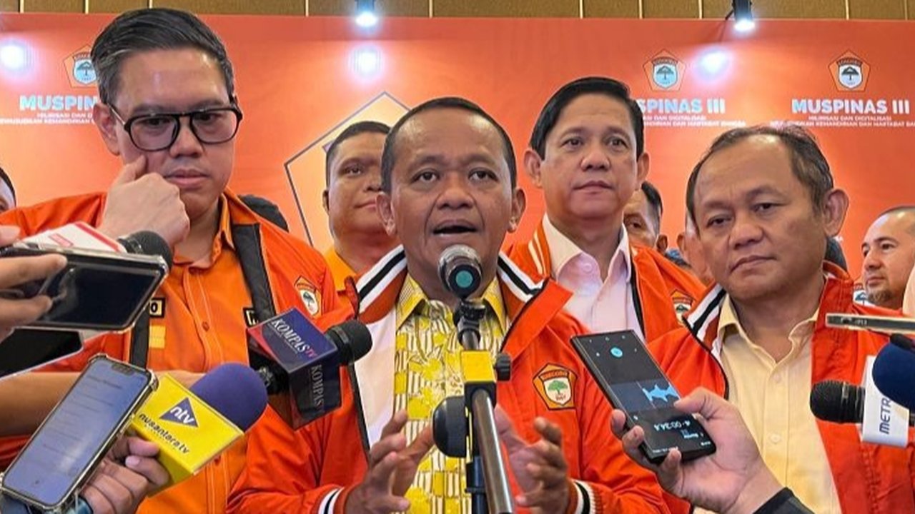 Ketua Umum Partai Golkar, Bahlil Lahadalia, menyatakan wajar partainya belum menduduki kursi RI 1 dan meminta kader fokus meningkatkan perolehan kursi legislatif pada Pemilu 2029.