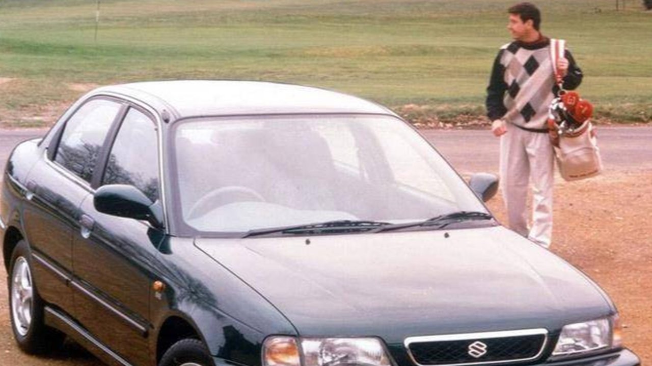 Suzuki Baleno sedan 1995. 26/7/2022 (carsot.com)