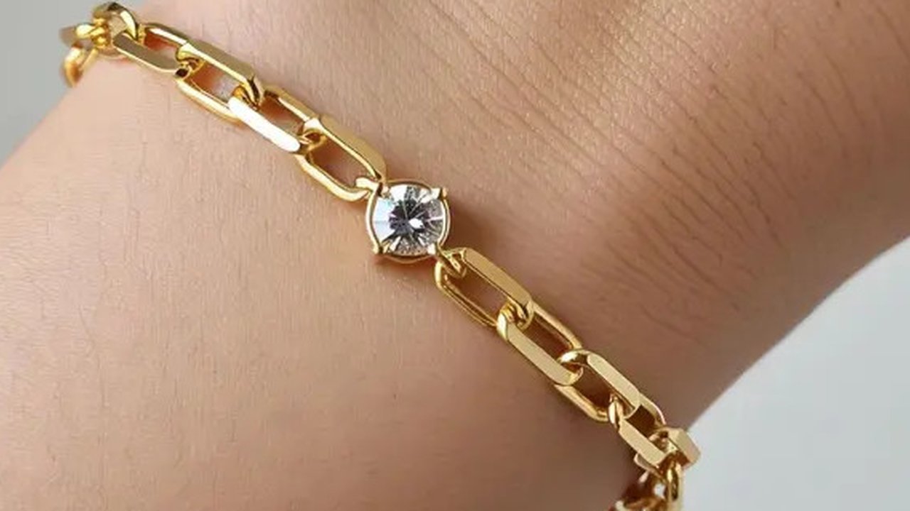 Model Gelang Emas Rantai dengan Batu Permata