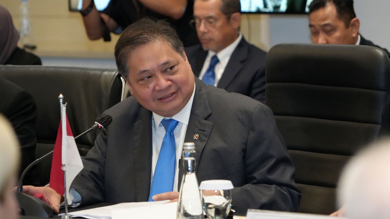 Menko Airlangga Terima Penghargaan dari Jepang, Pererat Kerja Sama Ekonomi Dua Negara